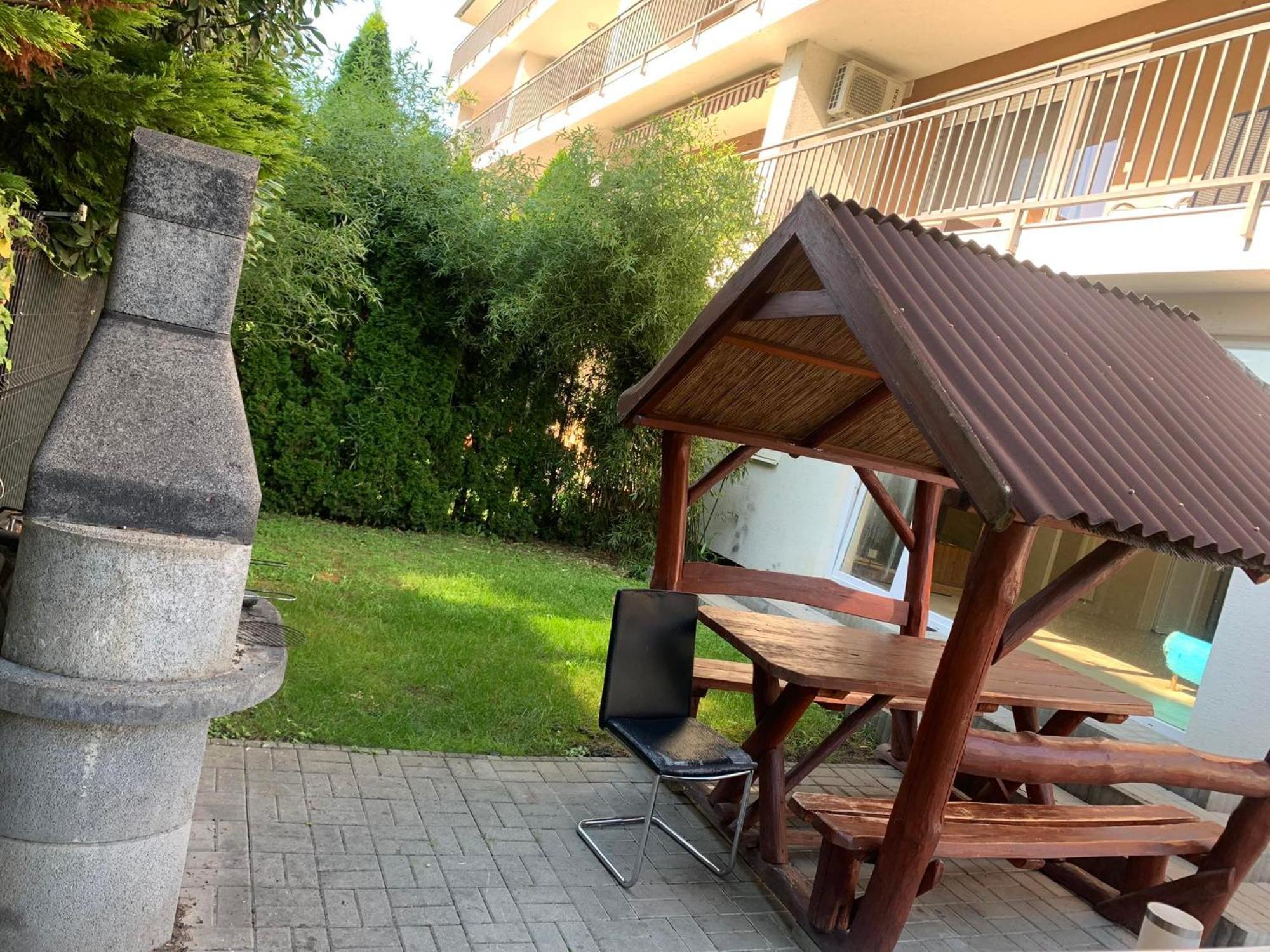 Bamboo Wellness Apartment Siofok Ngoại thất bức ảnh