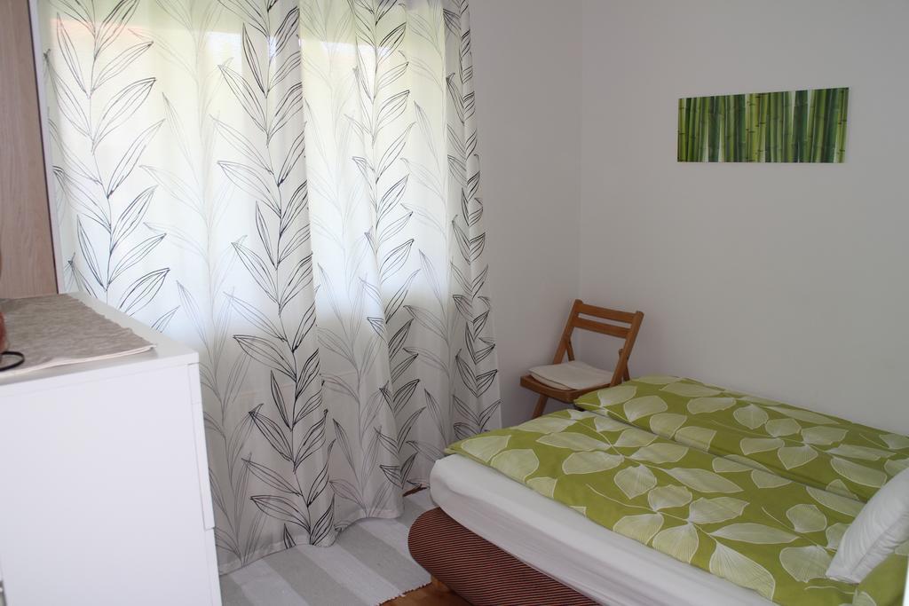 Bamboo Wellness Apartment Siofok Ngoại thất bức ảnh